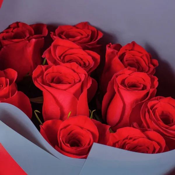 Букет из 11 красных роз (60 см)