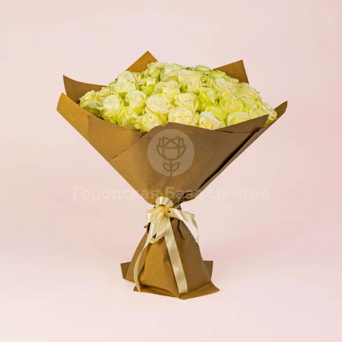 45 бело-зеленых роз (50 см)