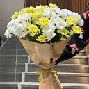 Букет из кустовых хризантем «Ромашковое солнце»