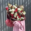 Букет из роз, эустом и маттиол