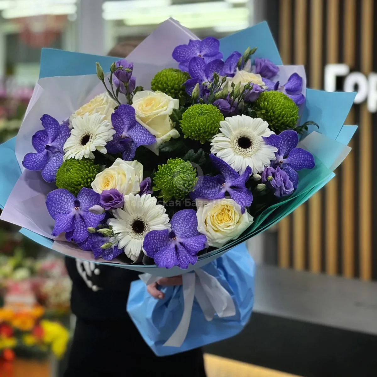 Букет из хризантем, роз и эустом фото №1 Букет из хризантем, роз и эустом