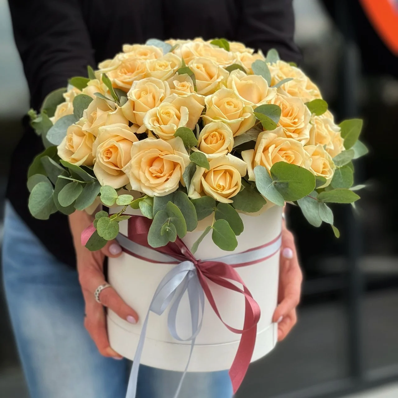 Розы (50 см) в коробке