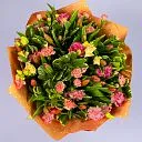 Букет из 25 тюльпанов и гвоздик