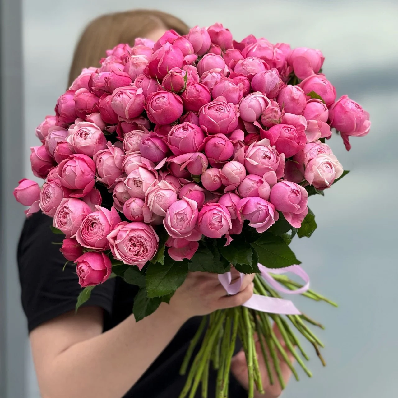 49 розовых кустовых роз (60 см)