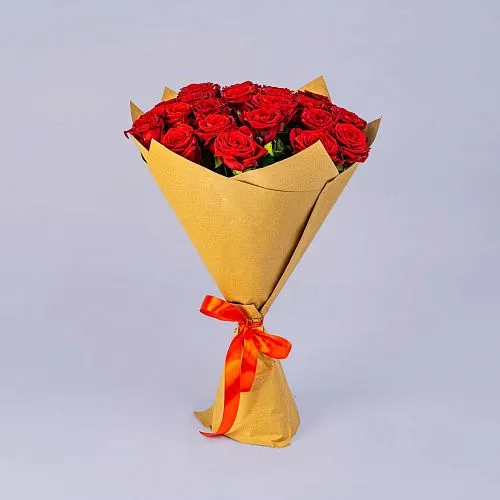 15 красных роз (70 см)