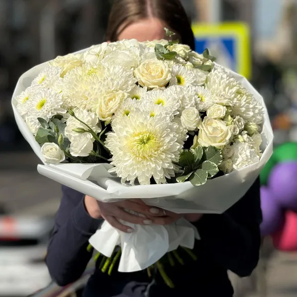 Букет из гвоздик и роз