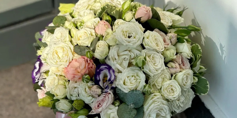 Самостоятельно создаем цветочную композицию в шляпной коробке Самостоятельно создаем цветочную композицию в шляпной коробке