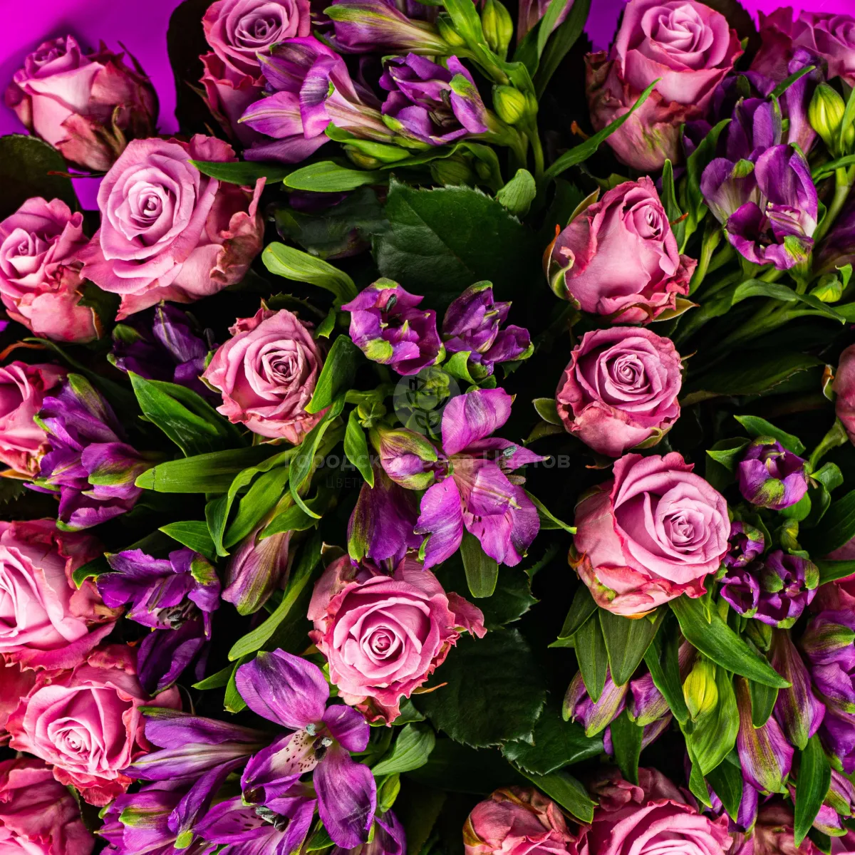 Букет из розовых роз и альстромерий фото №5 Букет из розовых роз и альстромерий