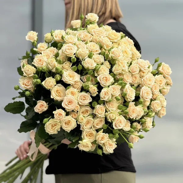 19 жёлтых кустовых роз (70 см)
