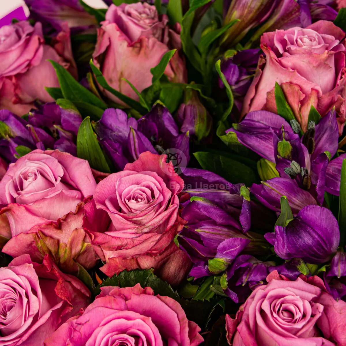 Букет из розовых роз и альстромерий фото №3 Букет из розовых роз и альстромерий