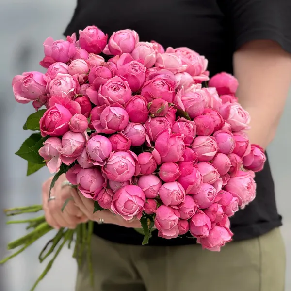 23 розовых кустовых роз (60 см)