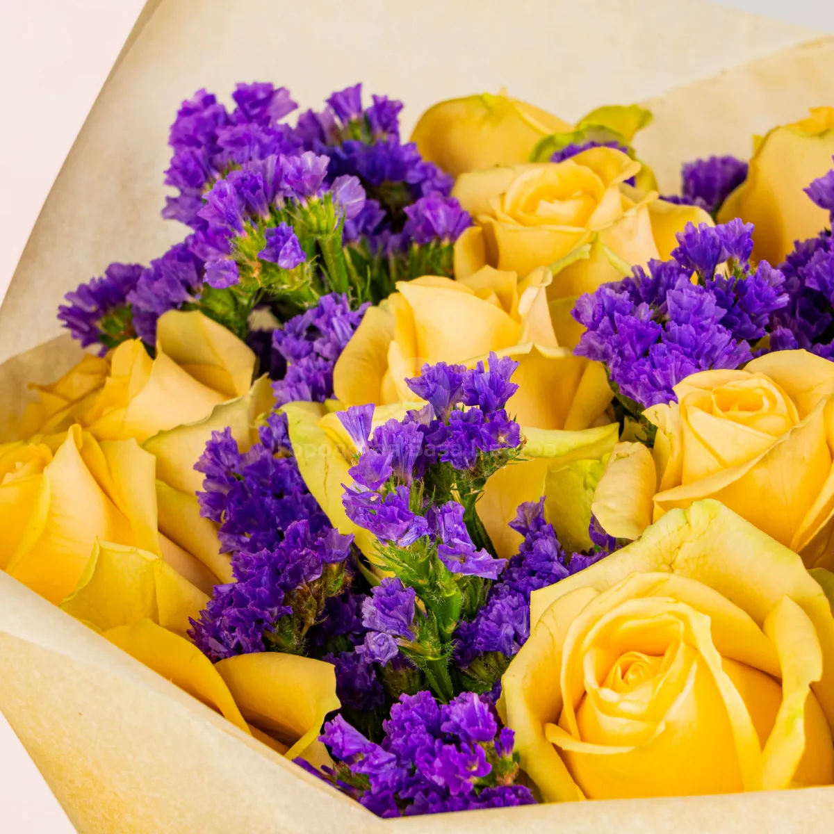 Букет из жёлтых роз и статицы фото №3 Букет из жёлтых роз и статицы