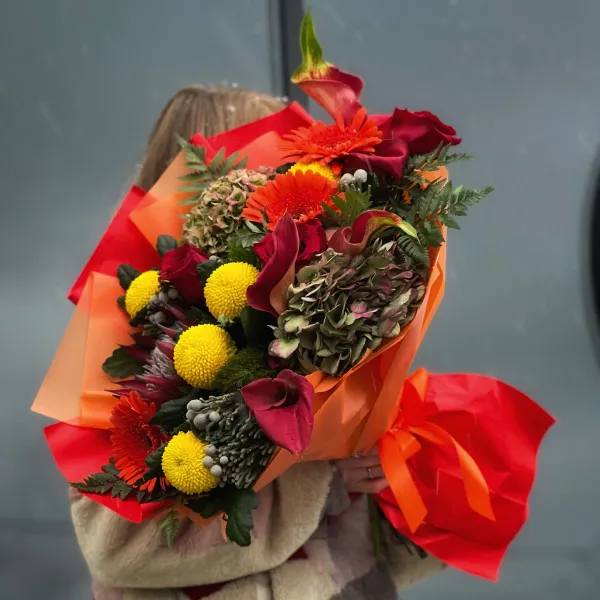 Букет из гербер, хризантем и роз