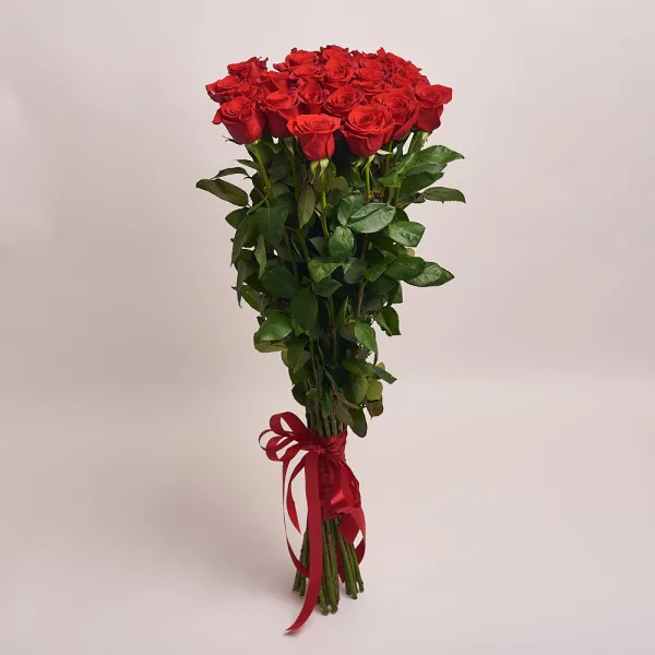 25 красных роз (80 см)
