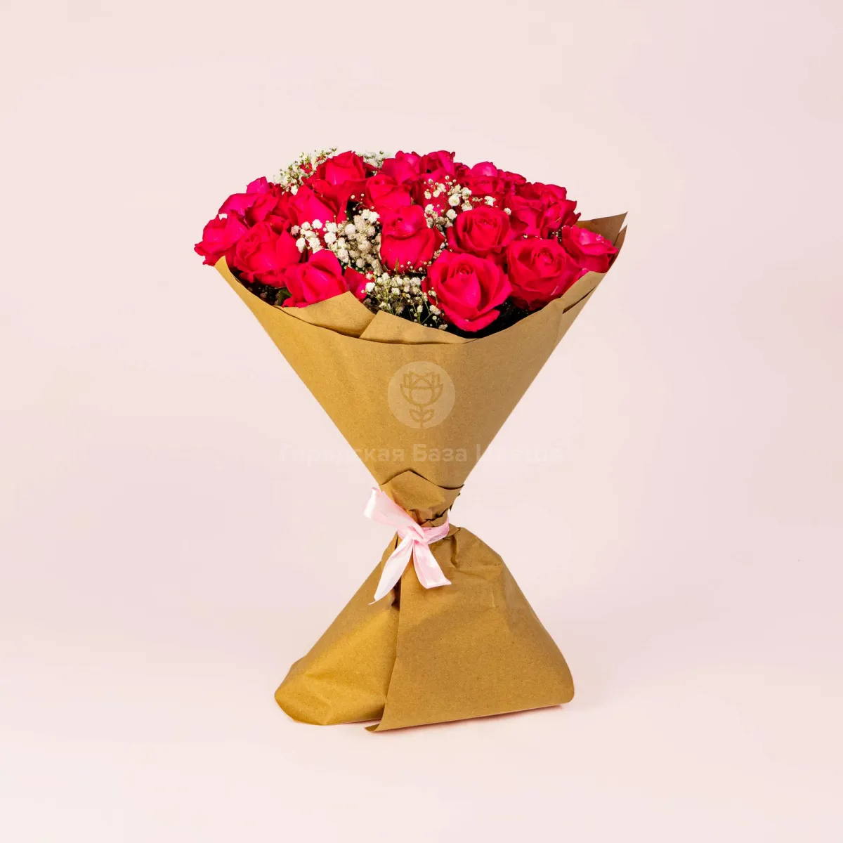 Букет из красных роз и гипсофилы фото №1 Букет из красных роз и гипсофилы