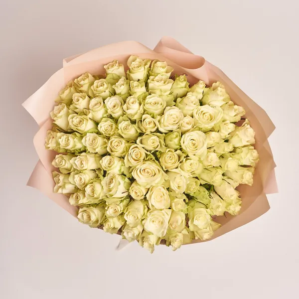 75 белых роз (50 см)