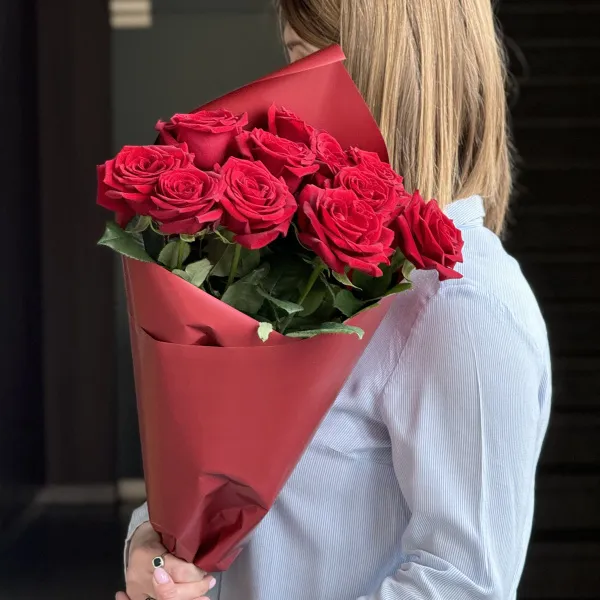 Букет из 11 красных роз (50 см) фото №2 Букет из 11 красных роз (50 см)